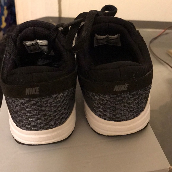 Black Nike’s Toddler - Picture 4 of 4